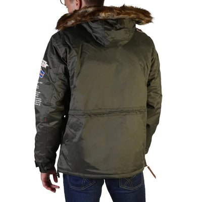 Geographical Norway - Barman_Man Green