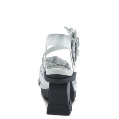 L'Artiste by Spring Step Women's Shelly Sandal, Light Grey, 5.5-6