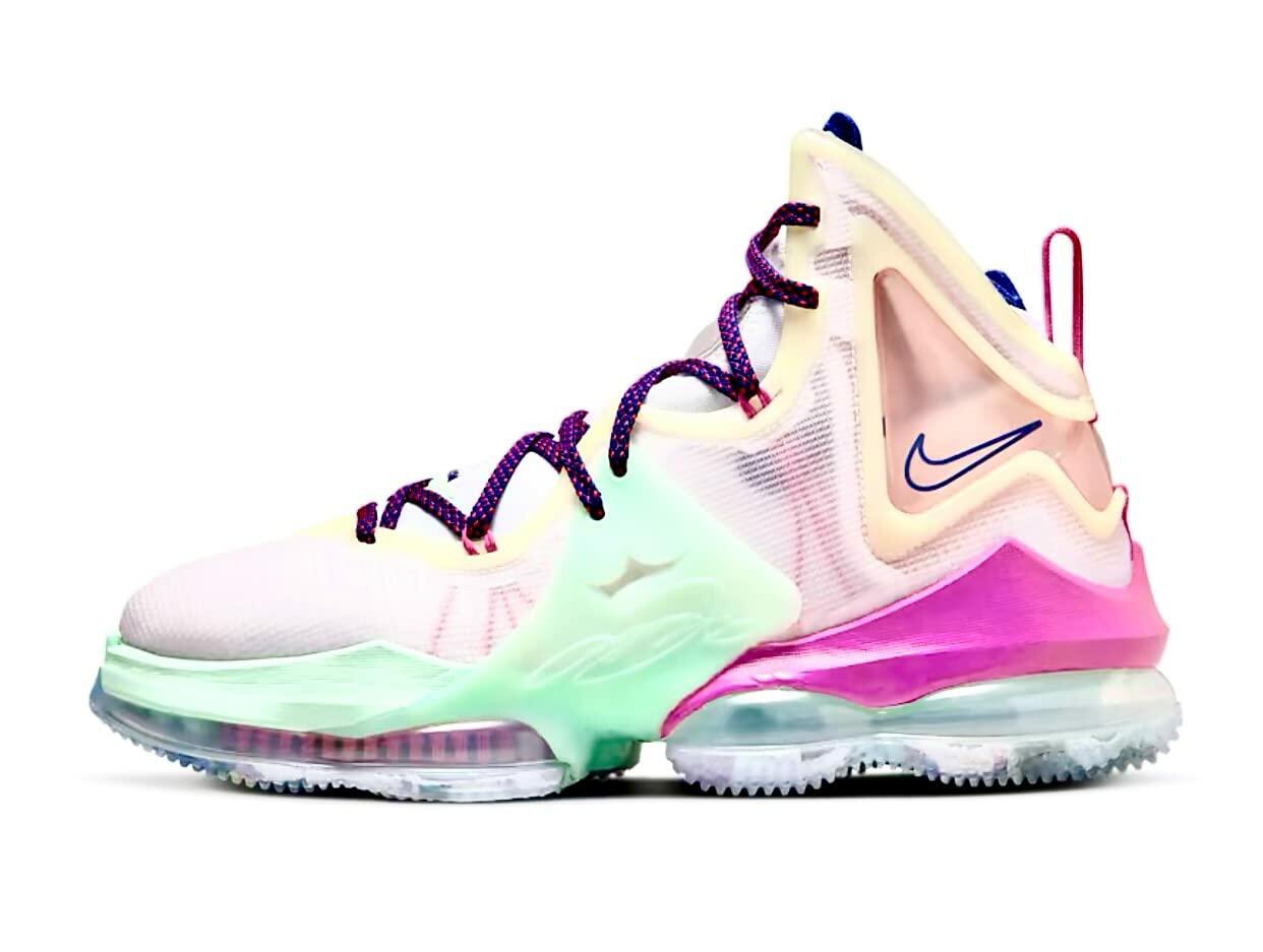Nike mens Lebron 19 Basketball