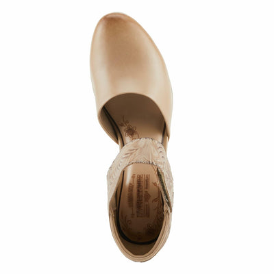 L'Artiste by Spring Step Women's Toolie Shoes, Beige, 5