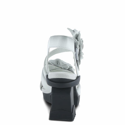 L'Artiste by Spring Step Women's Shelly Sandal, Light Grey, 5